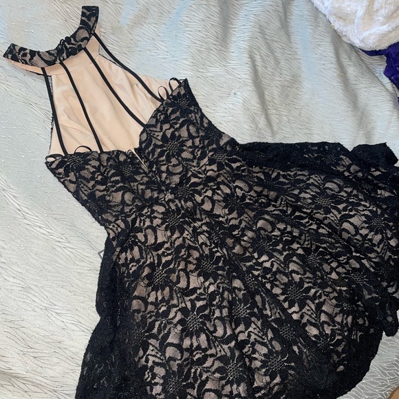 BLACK LACE COCKTAIL DRESS - Picture 2 of 6